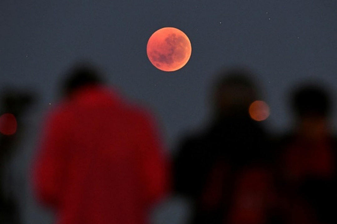 Blood Moon' rising: total lunar eclipse tonight | Borneo Post Online