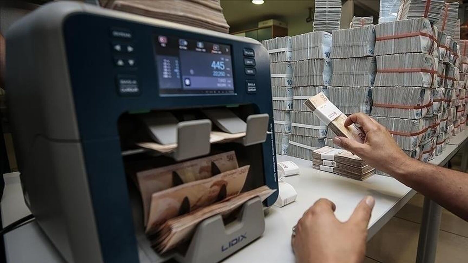 Are Government Institutions Open Today in Turkey? What About PTT, Banks, Health Centers, and Notaries?
