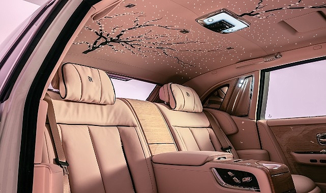 Rolls-Royce Unveils Special Phantom “Cherry Blossom” Inspired by Japanese Hanami Tradition