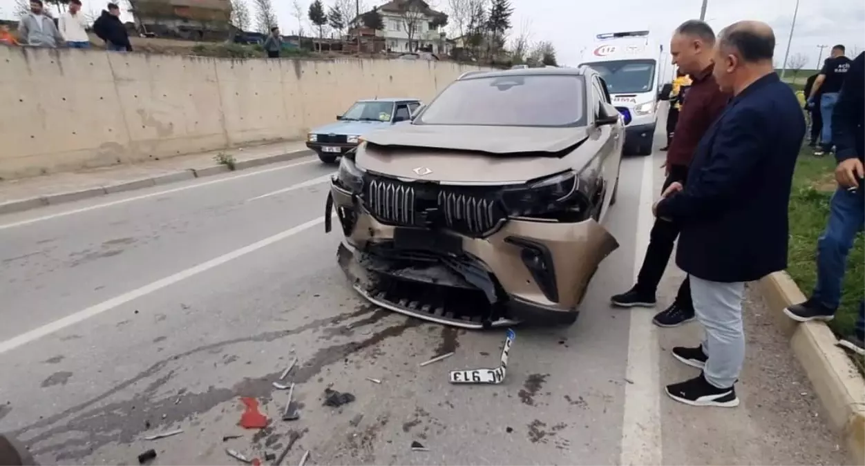 three-vehicle-collision-in-samsun-leaves-one-injured-19lUnIAJ.jpg