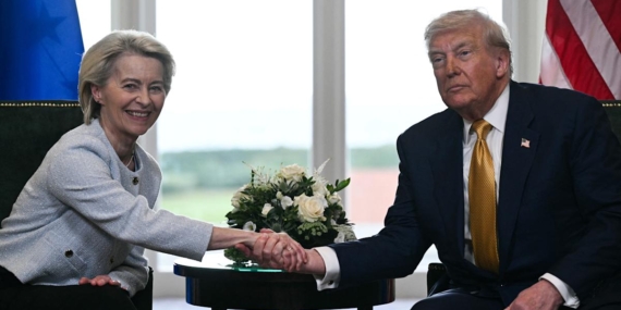Following US-EU trade agreement demand rises for dollar while euro slides