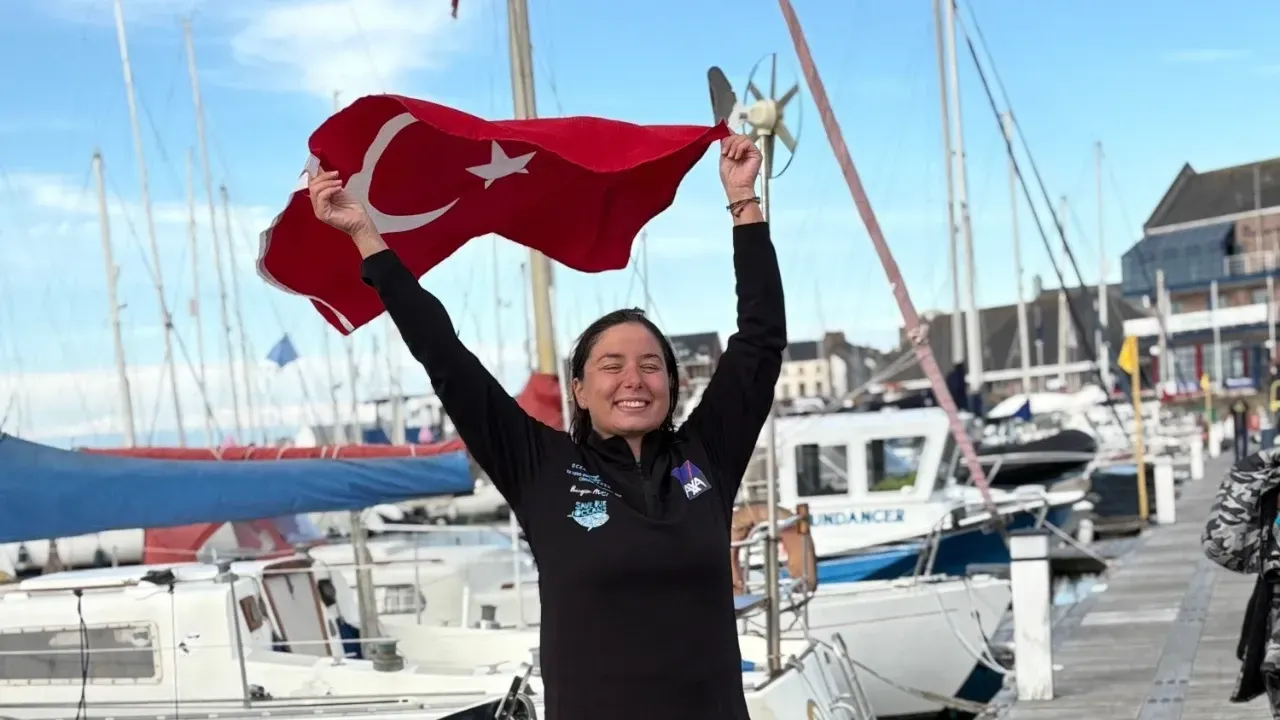 Bengisu Avcı, Ocean's 7'de Kuzey Kanalı'nı başarıyla geçti - Hamle Gazetesi