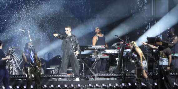 After more than a decade, Justin Timberlake hits the stage in İstanbul