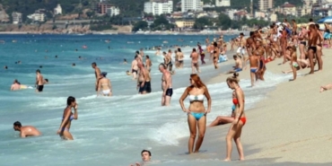 german-tourists-flee-turkiye-amid-growing-concerns-and-ironic-reactions-jXLAaTmG.jpg