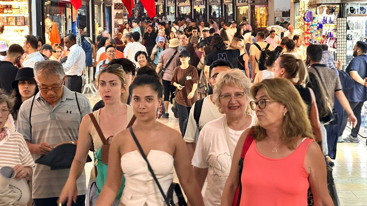 Kapalıçarşı, 2025'in İlk Yarısında 5 Milyon Turisti Ağırladı - Ekovitrin  Haber