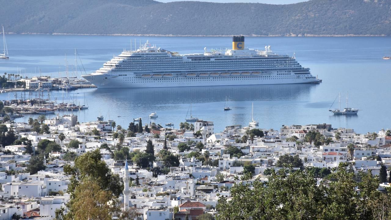 Bodrum'a "Costa Venezia" adlı yolcu gemisiyle 1571 yolcu geldi - Son Dakika  Haberleri