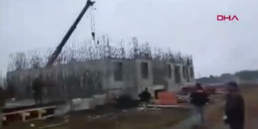 quake-in-russia-filmed-by-turkish-construction-crew-during-work-bgT79WGU.jpg