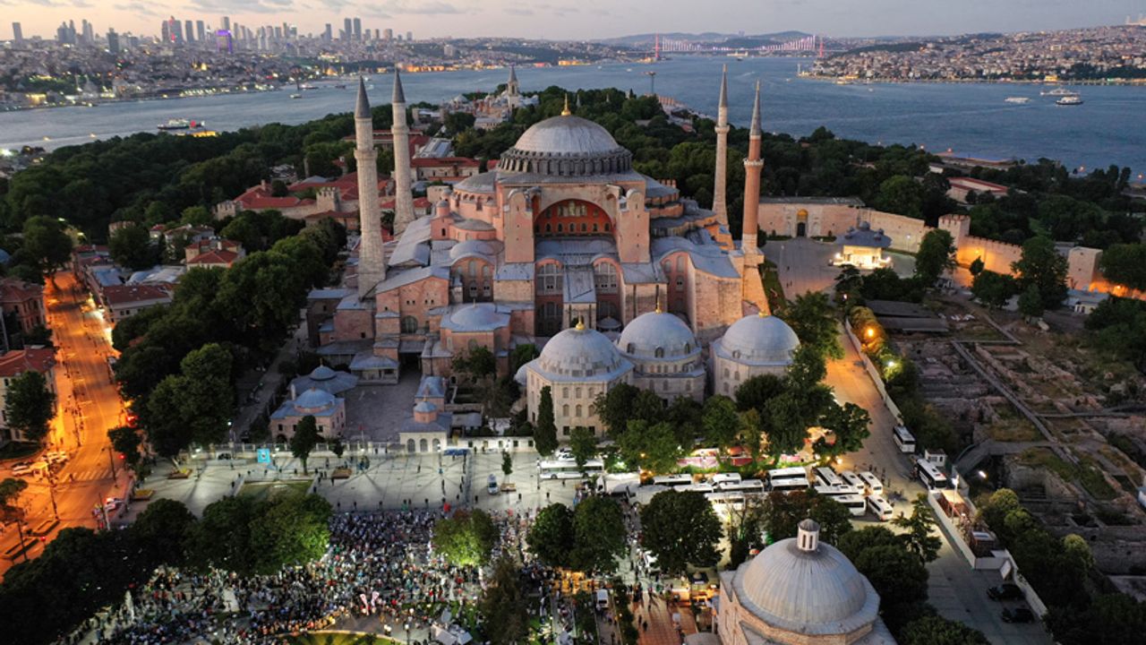 Ayasofya 5 yılda 40 milyon ziyaretçiyi ağırladı - Orta Doğu Haber