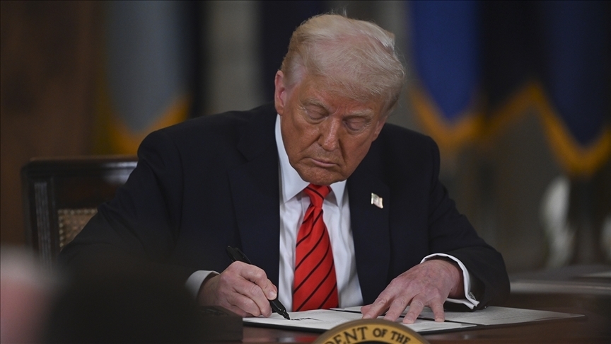 Trump, ABD'nin Suriye'ye yaptırımlarını sonlandıran başkanlık ...