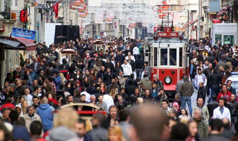 TÜİK, Türkiye'de beklenen yaşam süresini açıkladı: Kadınlar mı uzun yaşıyor  erkekler mi? - Son Dakika Ekonomi Haberleri | Cumhuriyet