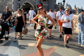 a-day-of-laughter-and-magic-at-disneyland-for-hadise-evYMY1dj.jpg