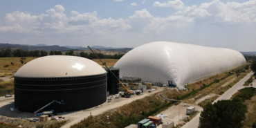 a-new-energy-era-begins-as-google-bets-on-co2-based-batteries-jtCSOpEk.jpg