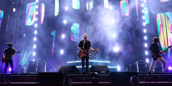 A Night to Remember at the Istanbul Festival with Madrigal and Mor ve Ötesi