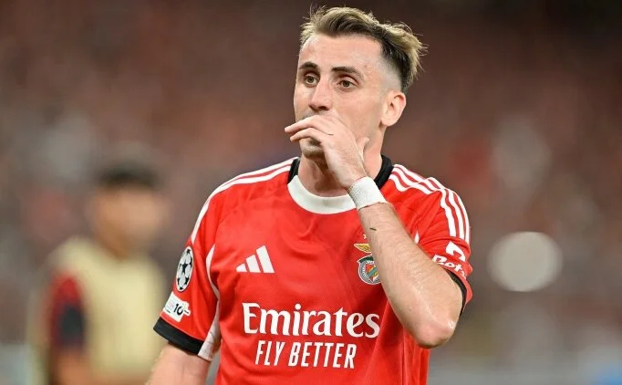 Kerem Aktürkoğlu, galibiyet pozuna katılmadı!