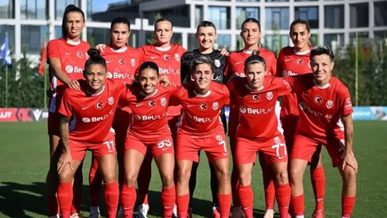 ABB FOMGET, UEFA Şampiyonlar Ligi'nde Türkiye ve Filistin için sahaya çıkıyor - İşçi Haber
