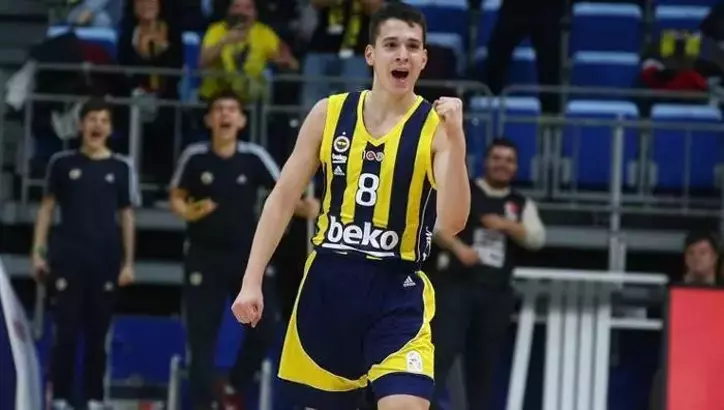 Ömer Ege Ziyaettin Fenerbahçe formasıyla başarıya koşuyor