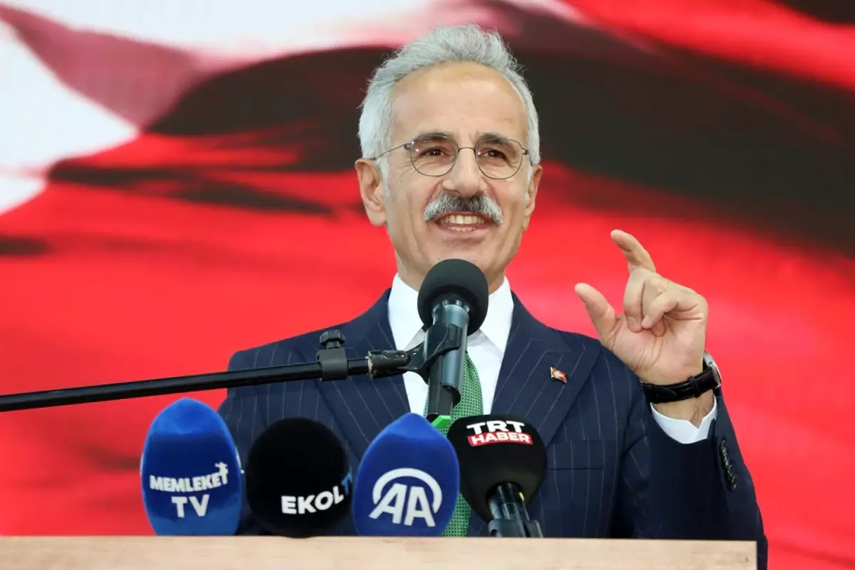 Türk Telekom ile imzalar atıldı! Sabit hizmetler imtiyazı 2050'ye kadar  uzatıldı - Son Dakika