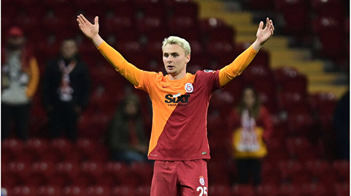 Galatasaray'da yaprak dökümü: 3 ayrılık birden | Futbol Haberleri