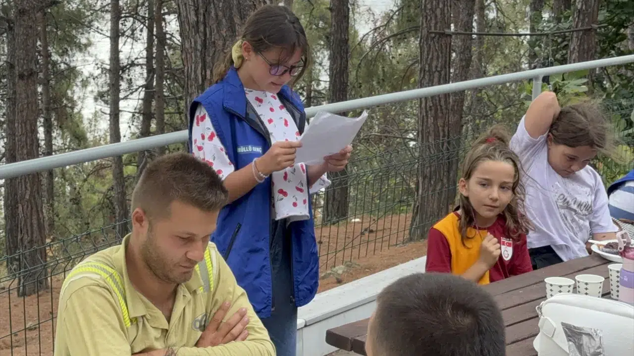 Tekirdağ'da öğrencilerden orman işçilerine duygulandıran ziyaret:  Yazdıkları mektupları okudular - İşçi Haber