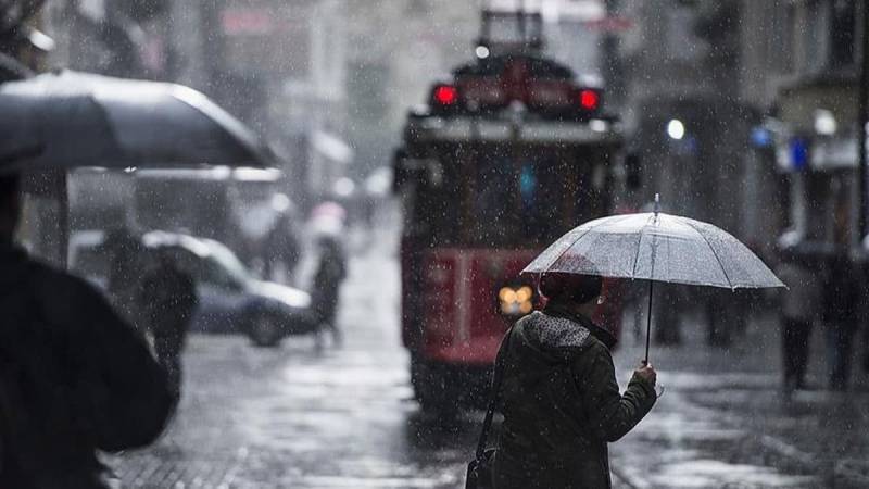 Meteoroloji gün verdi: İstanbul'a sağanak yağış geliyor!