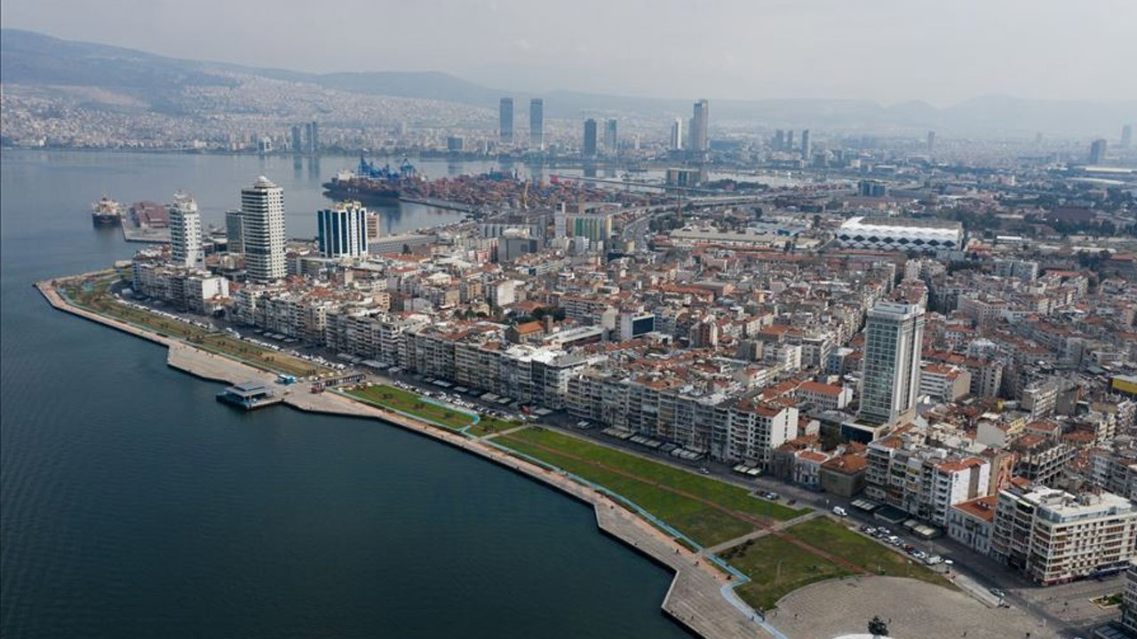 İzmir'in yeni nüfusu belli oldu! | Özgürses Gazetesi