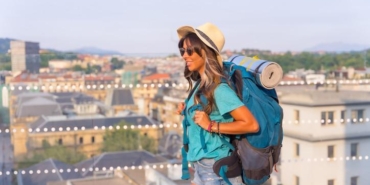minimalist-europe-trip-with-a-32-liter-backpack-rDMdDMH1.jpg