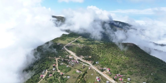 Nature Enthusiasts Flock to Trabzon’s Sis Mountain Plateau