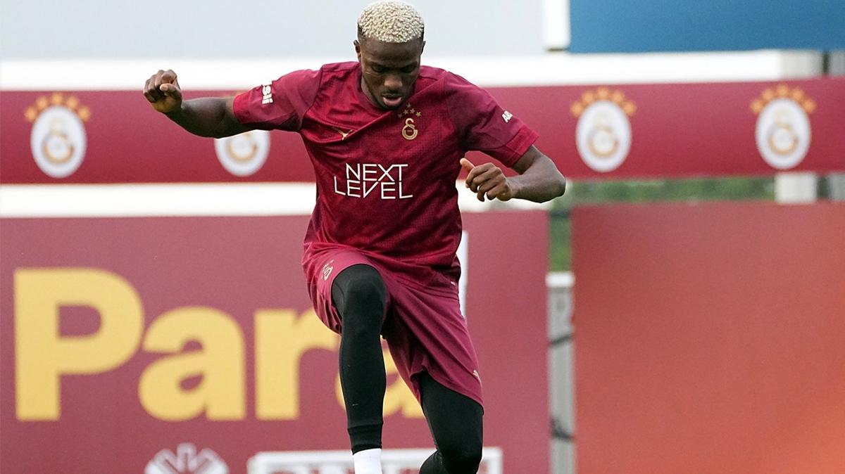 Victor Osimhen, Galatasaray formasıyla ilk antrenmanında