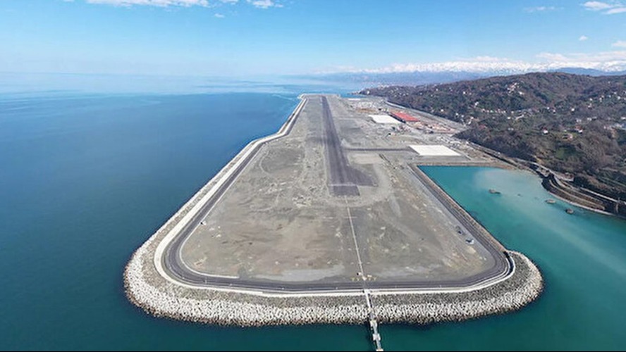 Bakan Uraloğlu duyurdu: Trabzon'a deniz üstü yeni havalimanı geliyor -  EKOTÜRK