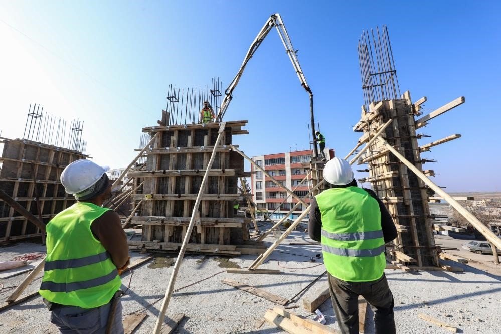 Turkish contractors undertake projects worth $8.9B in 7 months | Daily Sabah