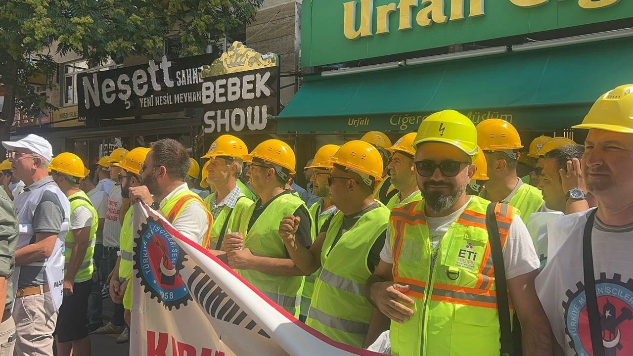 Zonguldak'taki maden işçilerinin grevi iptal edildi: TÜRK-İŞ'in sözleşmeyi  imzalaması bekleniyor