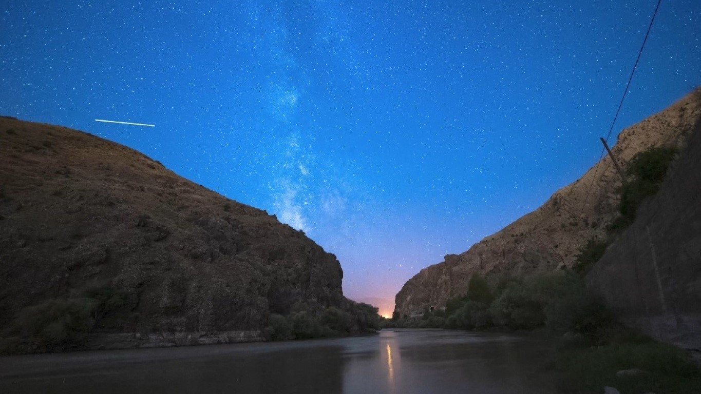 Erzincan'da gökyüzü şöleni: Perseid meteor yağmuru başladı İhlas Haber  Ajansı