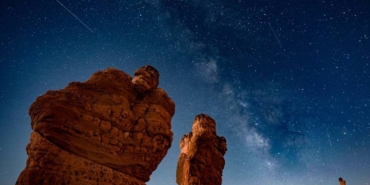 stunning-perseid-meteor-display-over-turkiye-captured-in-long-exposure-shots-qHn93ejl.jpg