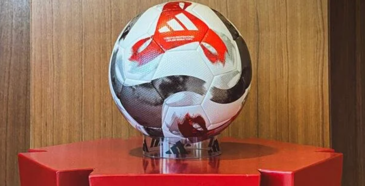 İşte Süper Lig'de kullanılacak yeni futbol topu - Sözcü