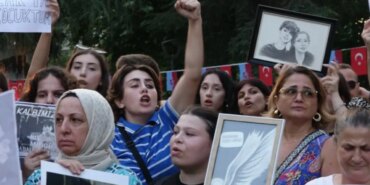 supporters-gather-in-trabzon-to-honor-mattia-ahmet-minguzzi-VFKgst7s.jpg