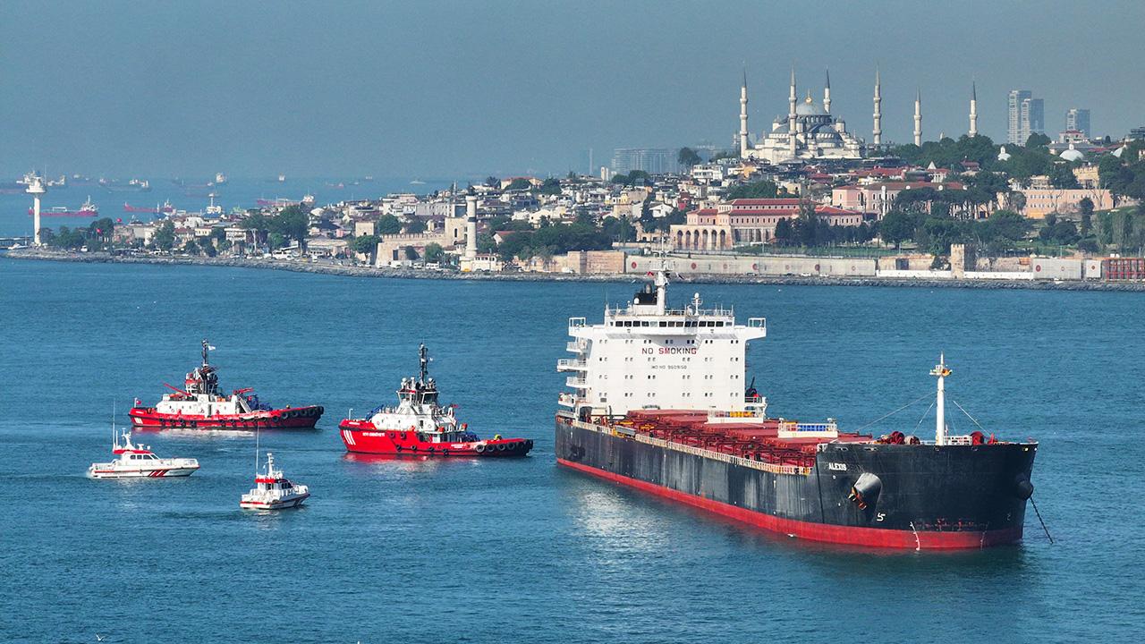 İstanbul Boğazı yeniden gemi trafiğine açıldı - Son Dakika Haberleri