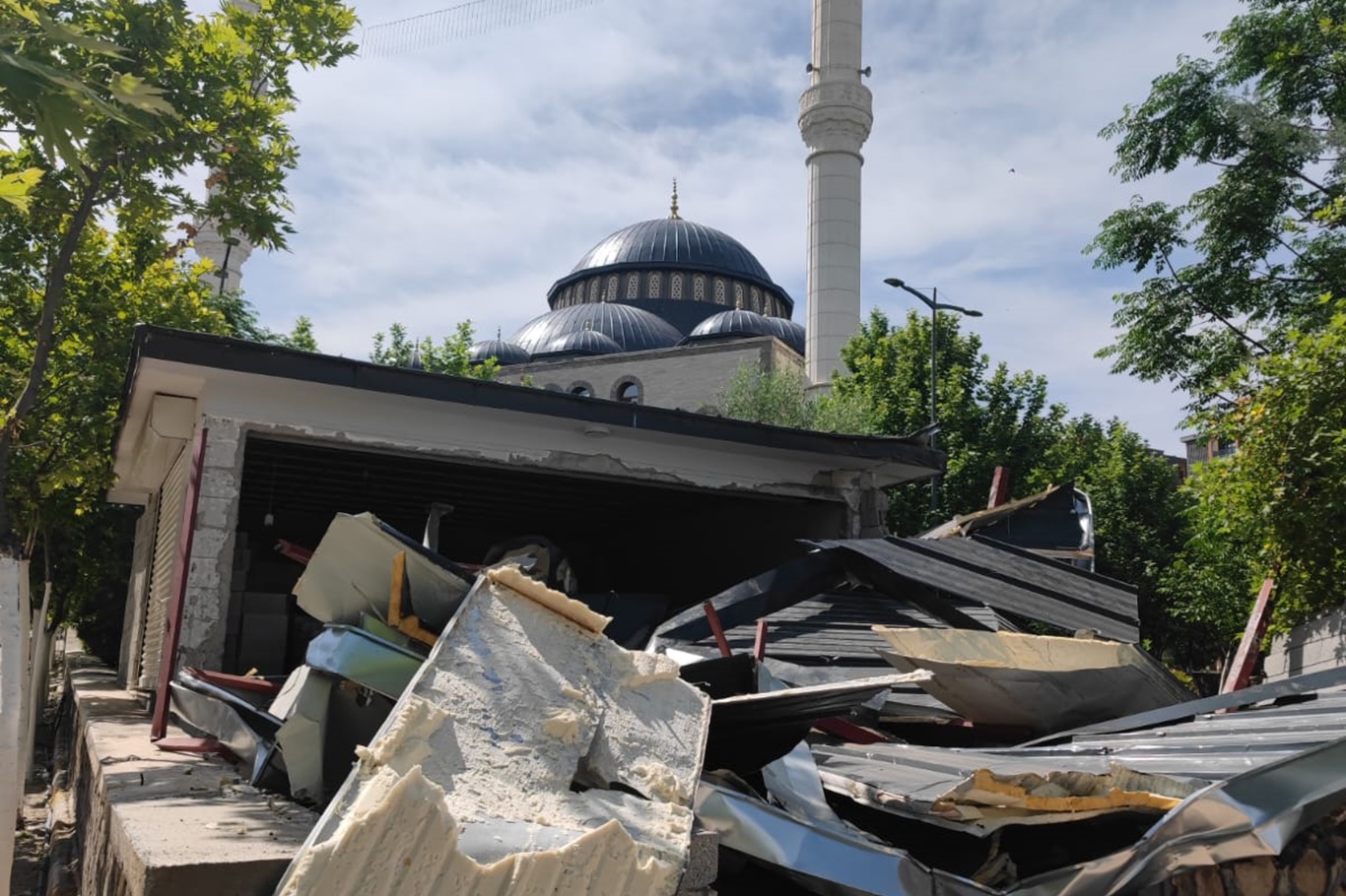 Batman Belediyesi, caminin giderlerini karşılamak için yapılmak istenen  yeri yıktı - [İLKHA] İlke Haber Ajansı