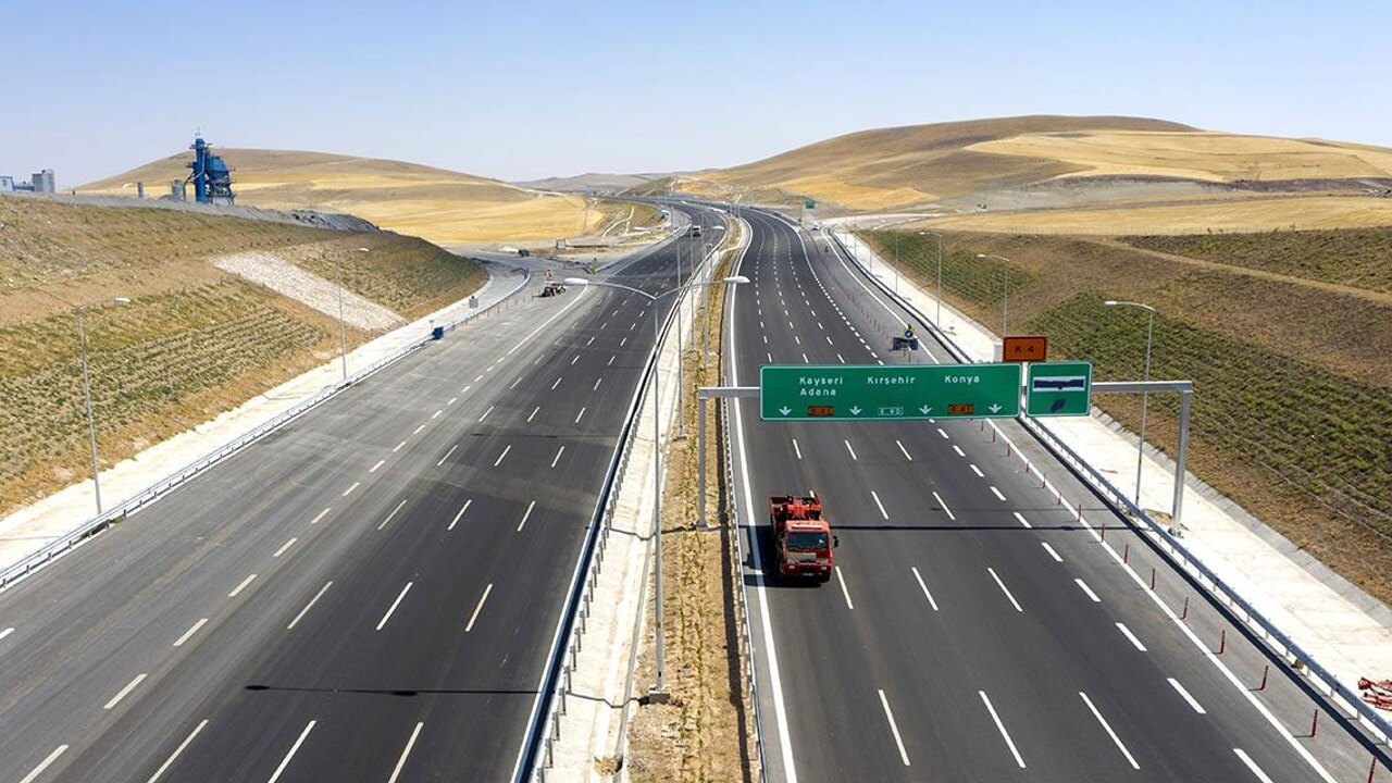 TAG ve TEM Otoyollarında kritik yol onarım çalışmaları 18 Mayıs 2025 -  Timeturk