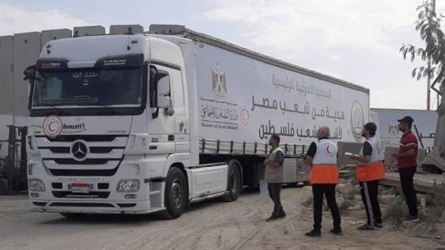 Filistin Kızılayı: İnsani yardım yüklü 31 tır Gazze Şeridi'nin kuzeyine  gönderildi