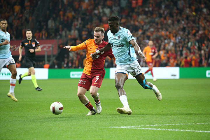 Erman Toroğlu'ndan Galatasaraylı futbolcuya olay sözler: Seni duman ederim!  | Futbol Haberleri
