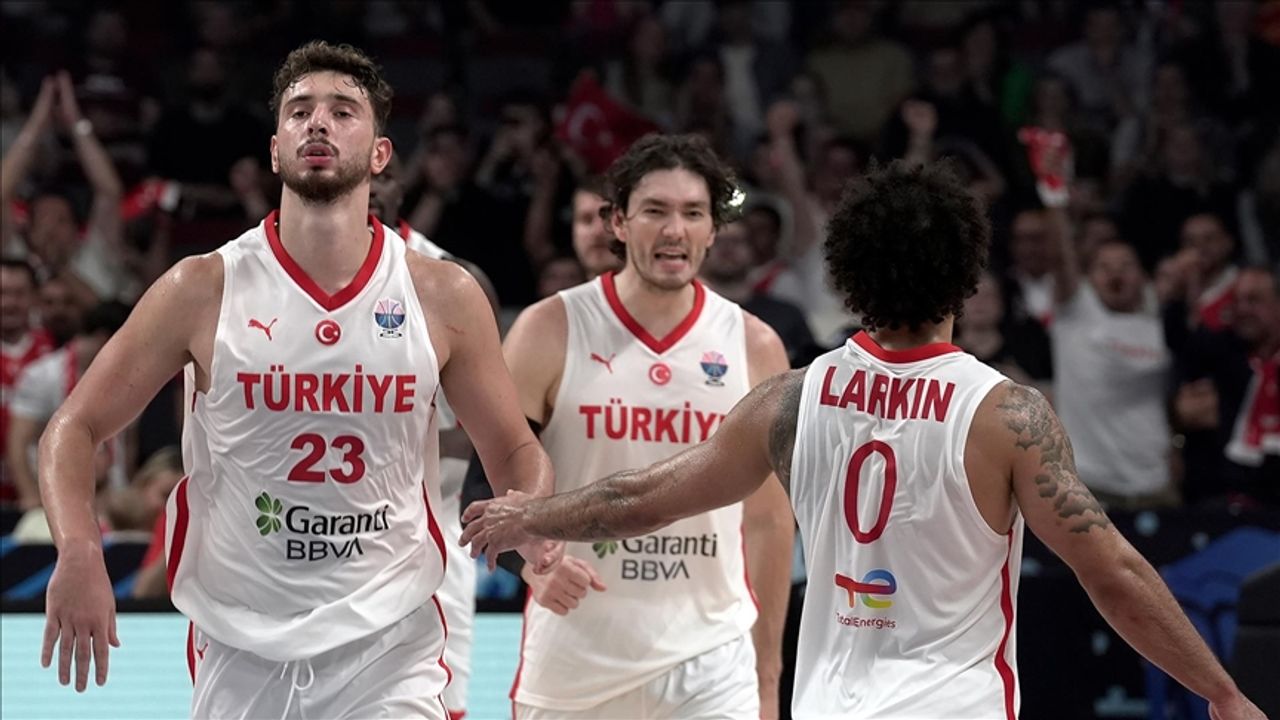 A Milli Basketbol Takımı yarı final için sahaya çıkıyor - Bengü Türk