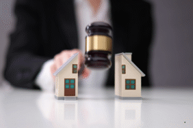 constitutional-court-reviews-300-day-divorce-ban-as-family-court-seeks-annulment-4yDvwbxd.png