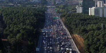 istanbul-faces-heavy-traffic-as-schools-reopen-lqv67i5G.jpg