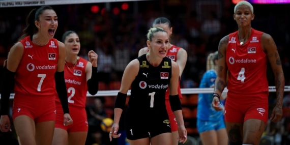 Türkiye’s Women’s Volleyball Team Advances After Beating Slovenia to Meet USA